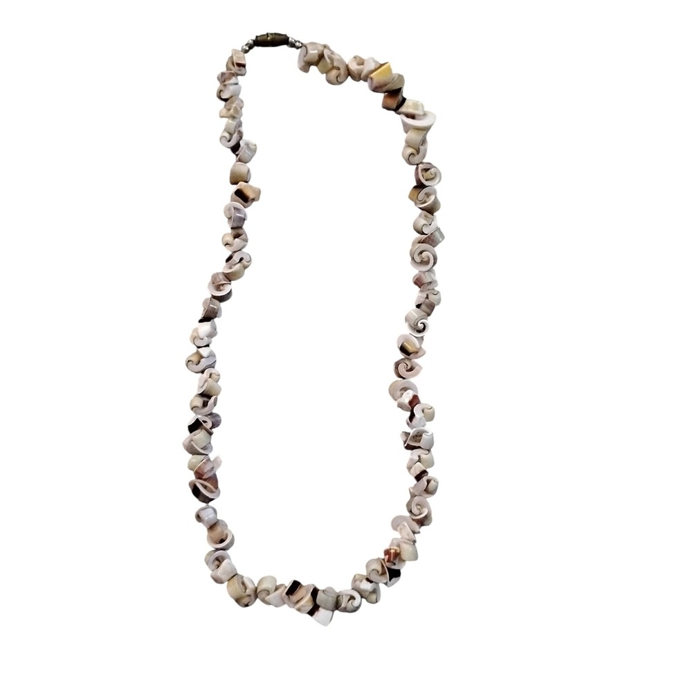 Vintage 1970s Natural Sliced Sea Shell Necklace Boho Beach Coastal Barrel Clasp